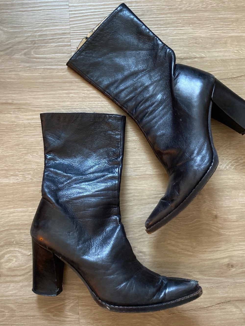 Vero Cuoio Black Leather Mid-Calf Block Heel Boots